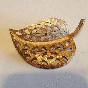 vintage Gold Tone Leaf Brooch